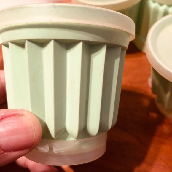 Retro 70’s Tupperware Mint green Jel-ette molds, 4 oz jello molds with lids - Picture 4 of 6